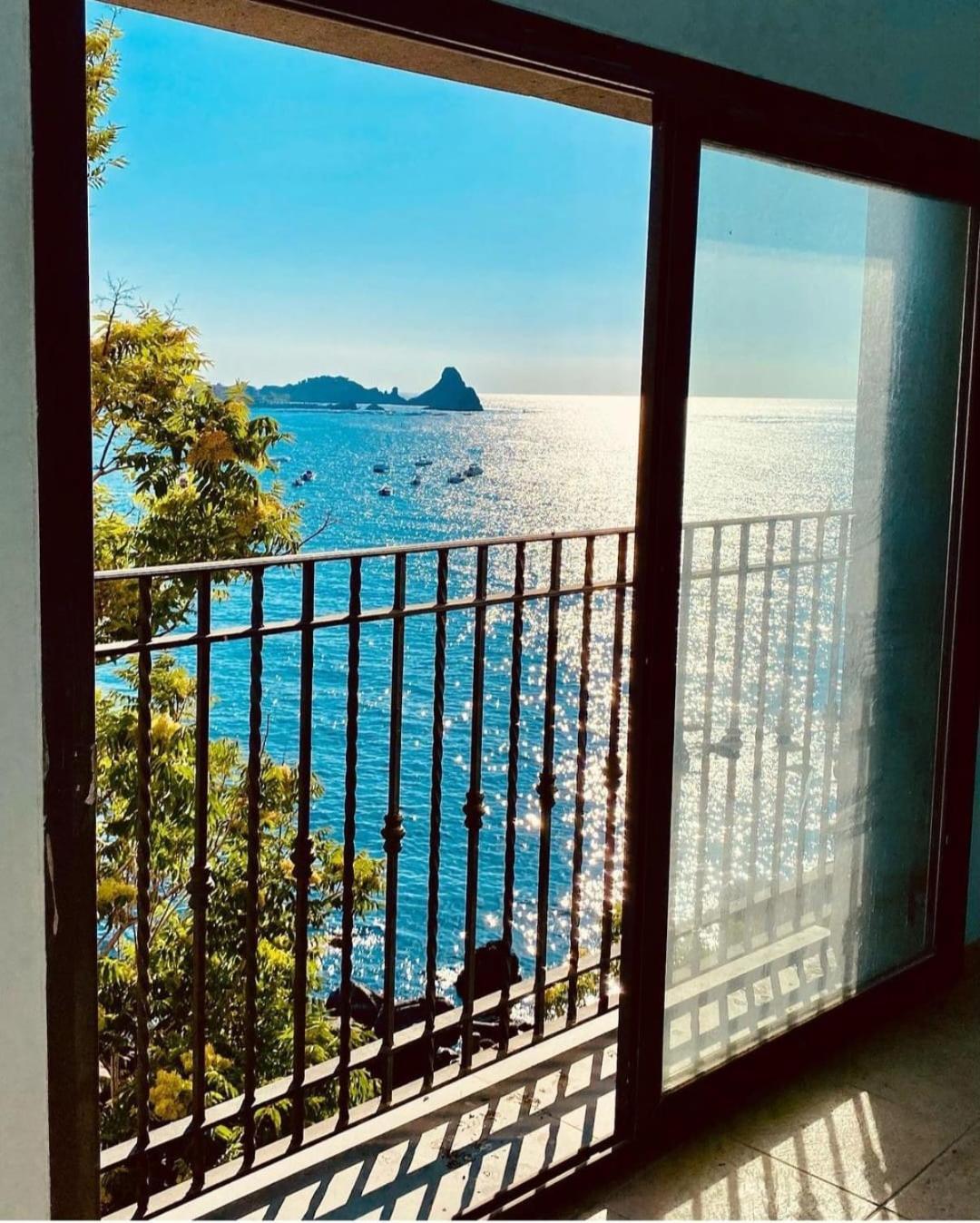 La Finestra Sul Mare Aci Castello Exterior foto